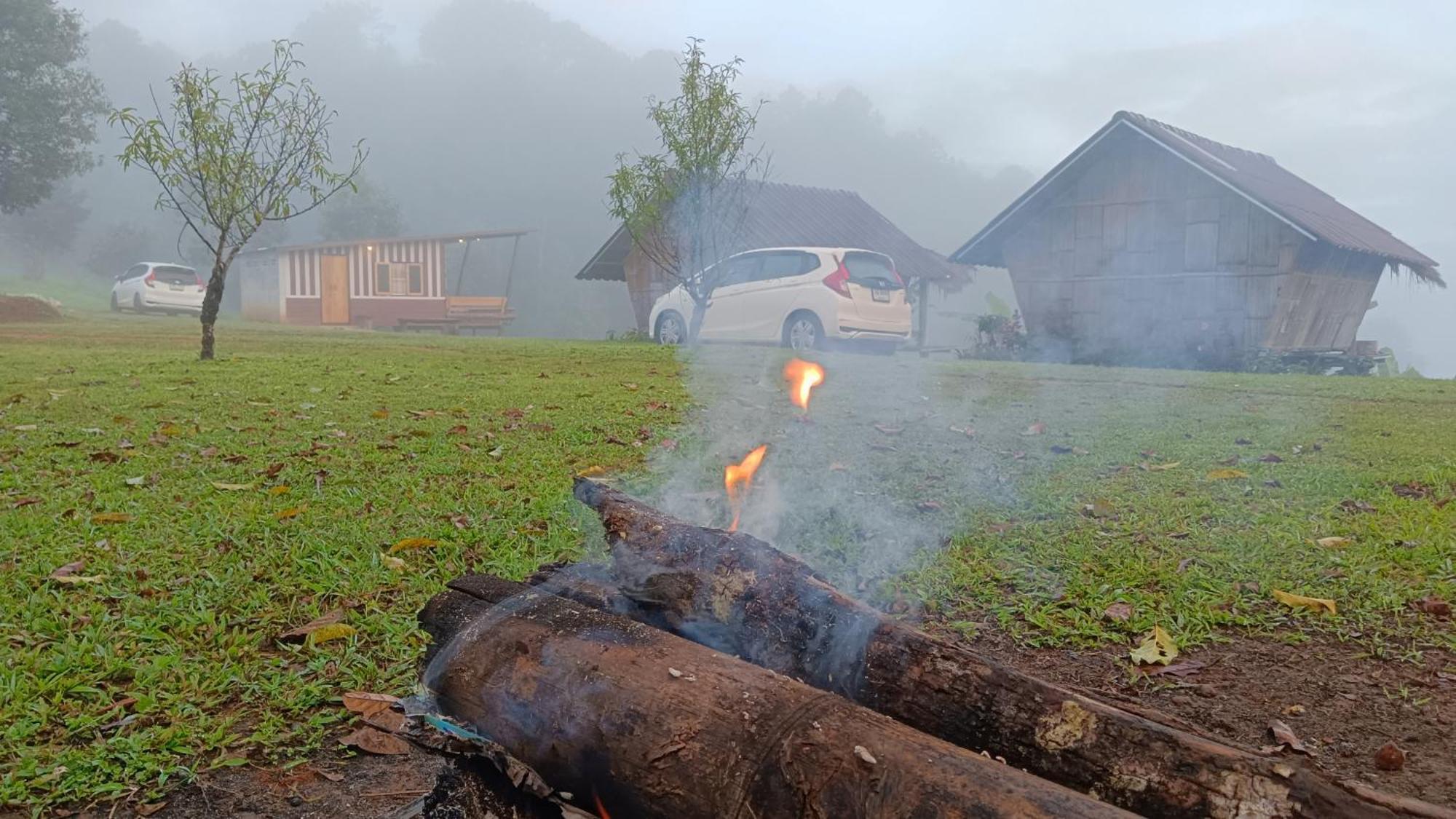 ไร่นิธิสุนทร Nithisoonthon Farmstay Mae Hong Son Bagian luar foto