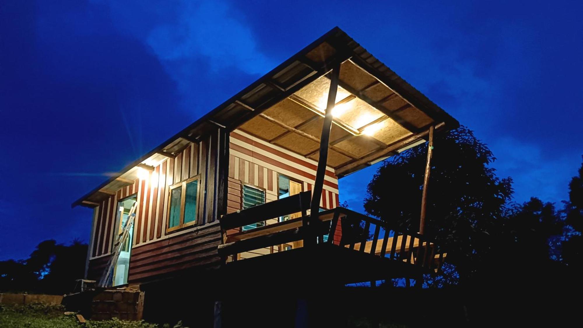 ไร่นิธิสุนทร Nithisoonthon Farmstay Mae Hong Son Bagian luar foto