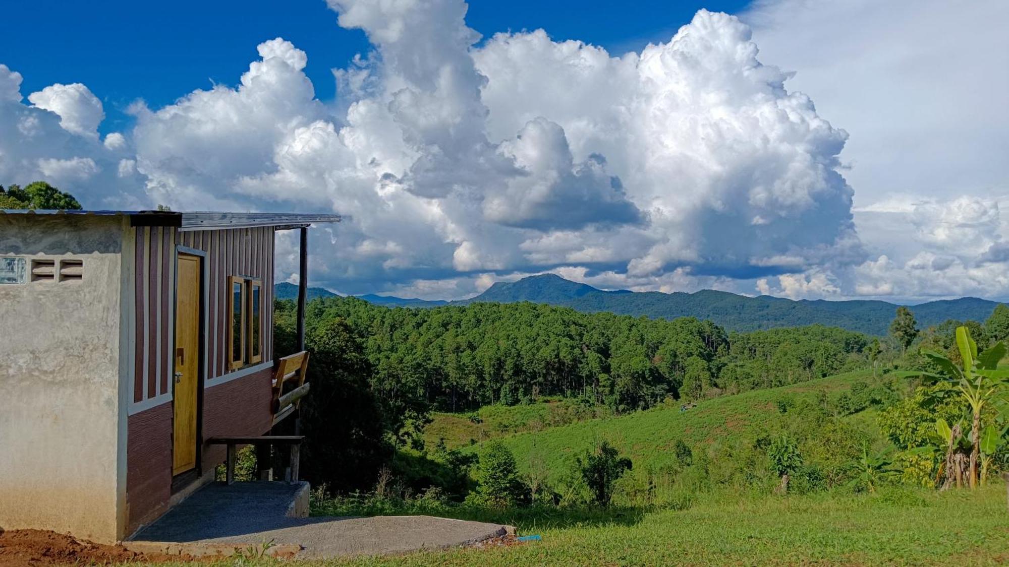 ไร่นิธิสุนทร Nithisoonthon Farmstay Mae Hong Son Bagian luar foto