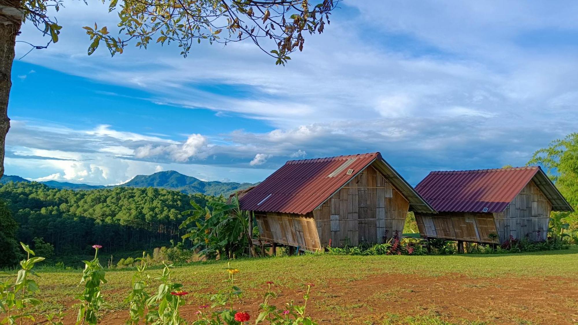 ไร่นิธิสุนทร Nithisoonthon Farmstay Mae Hong Son Bagian luar foto
