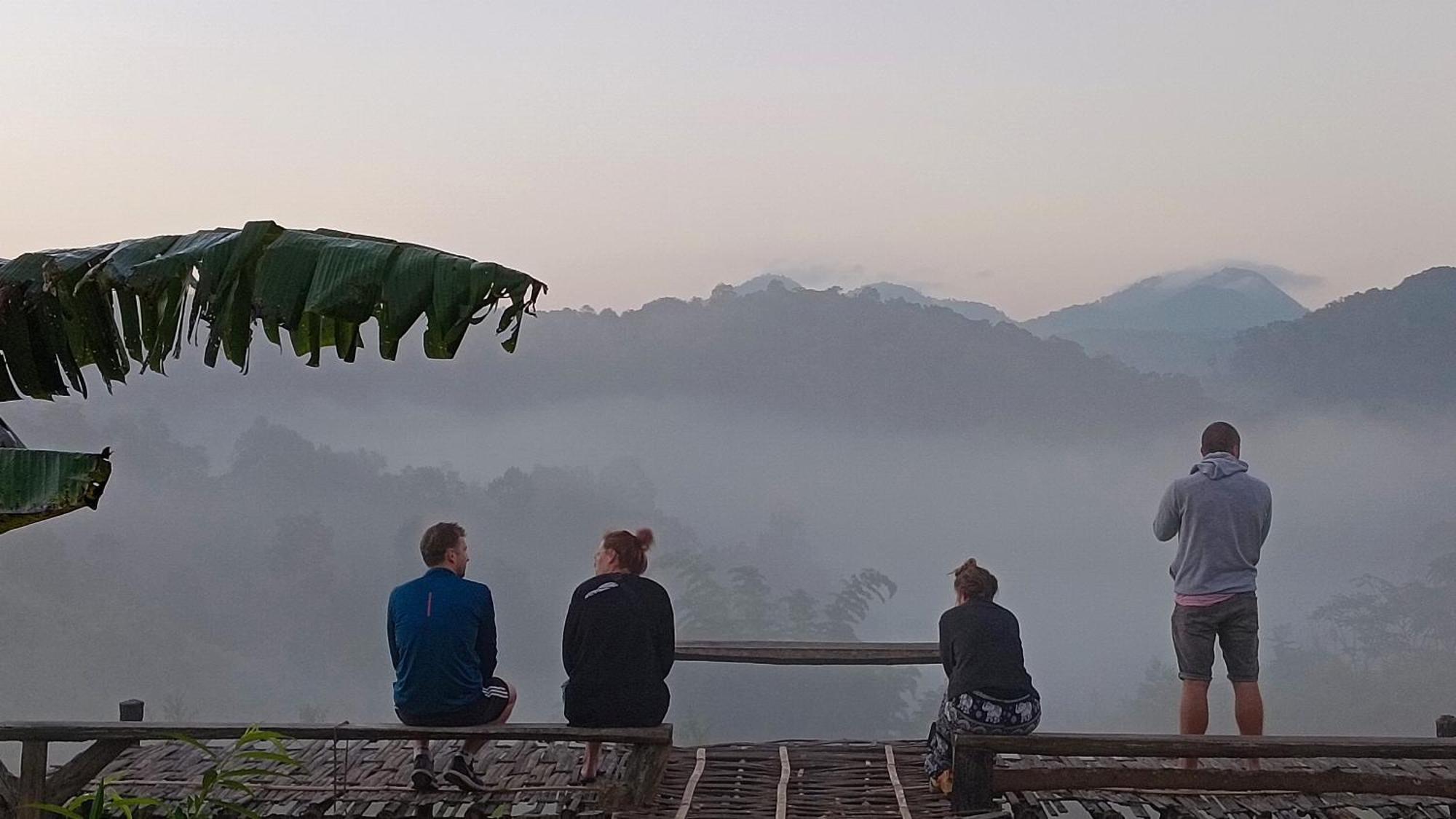 ไร่นิธิสุนทร Nithisoonthon Farmstay Mae Hong Son Bagian luar foto