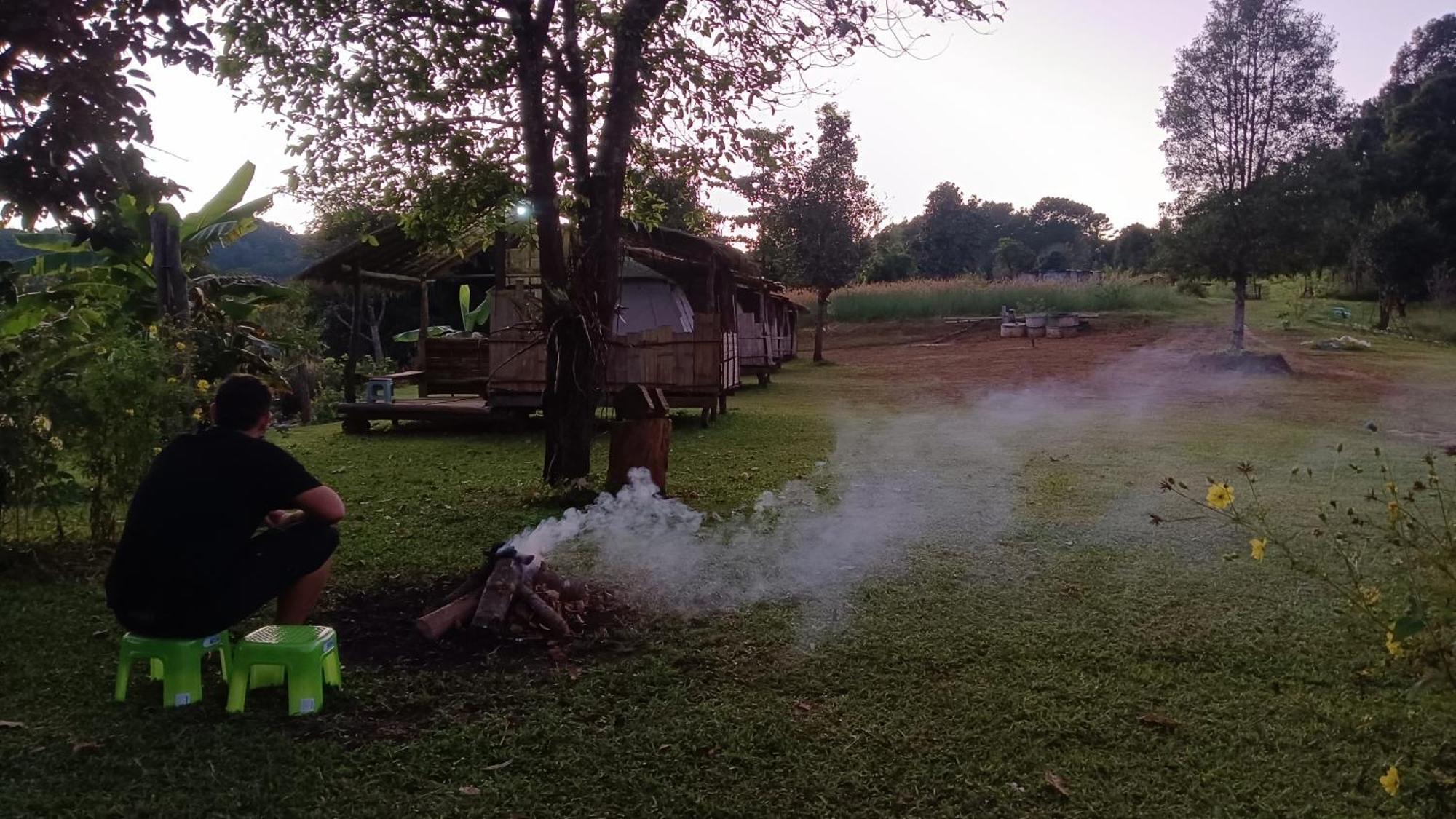 ไร่นิธิสุนทร Nithisoonthon Farmstay Mae Hong Son Bagian luar foto