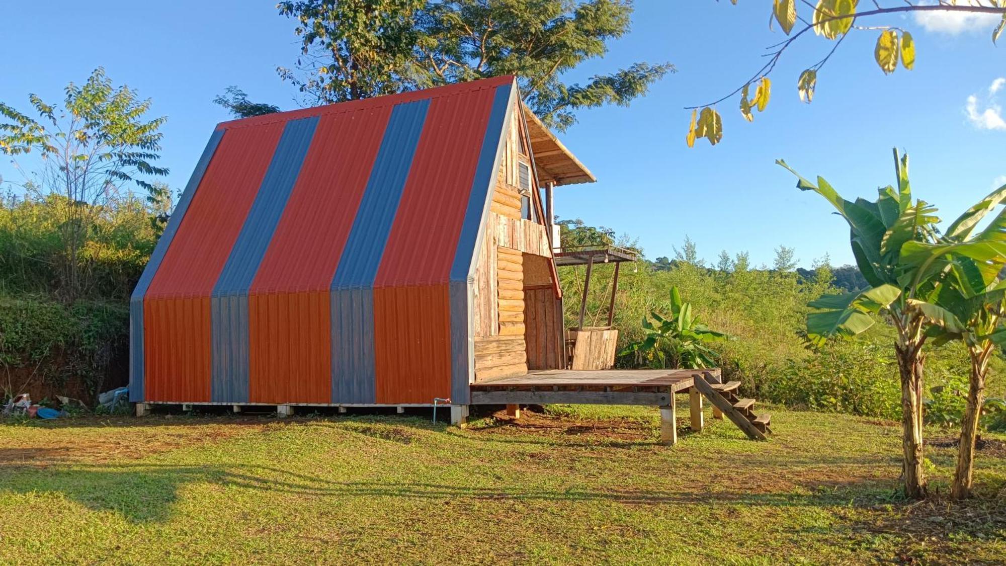 ไร่นิธิสุนทร Nithisoonthon Farmstay Mae Hong Son Bagian luar foto
