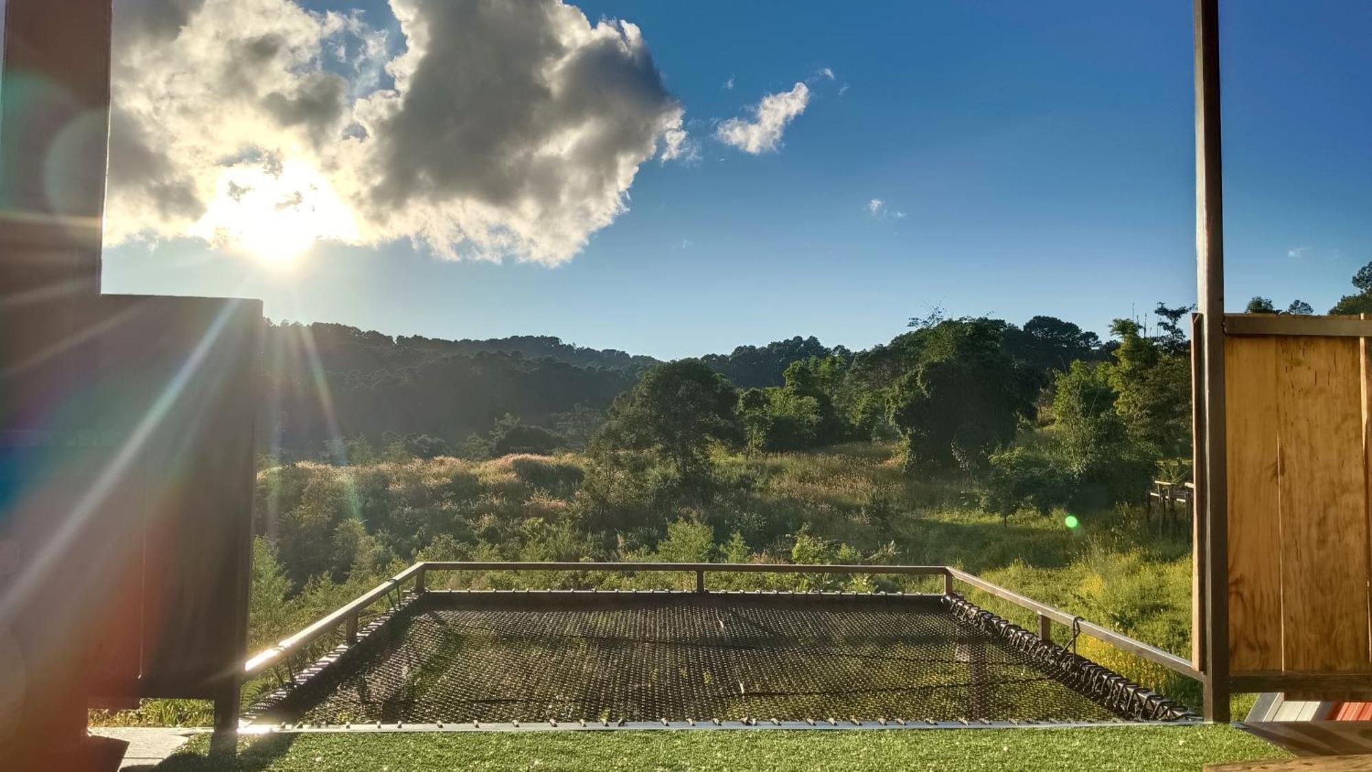 ไร่นิธิสุนทร Nithisoonthon Farmstay Mae Hong Son Bagian luar foto