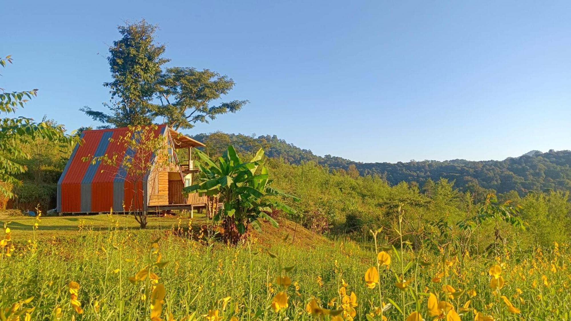 ไร่นิธิสุนทร Nithisoonthon Farmstay Mae Hong Son Bagian luar foto