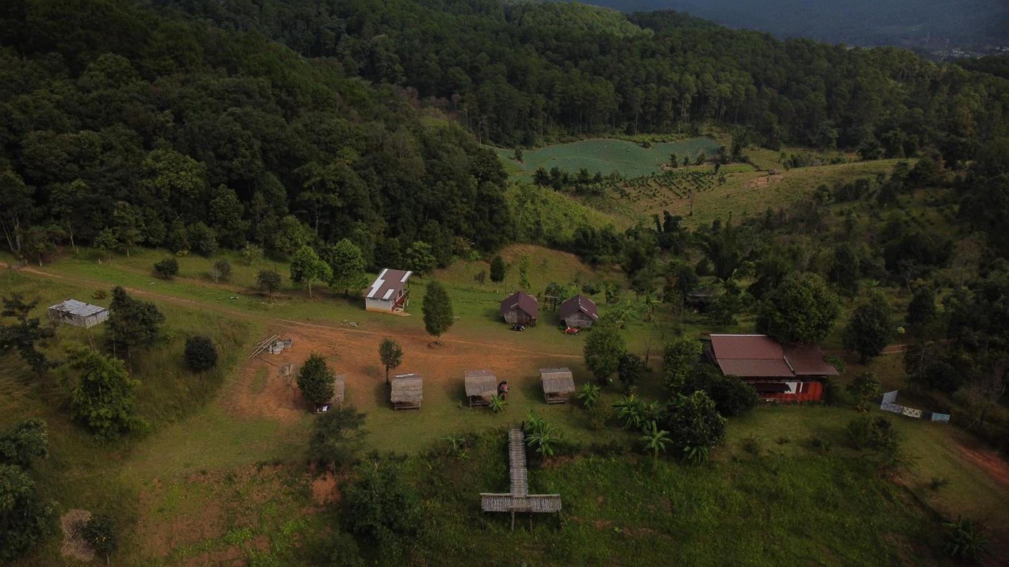 ไร่นิธิสุนทร Nithisoonthon Farmstay Mae Hong Son Bagian luar foto